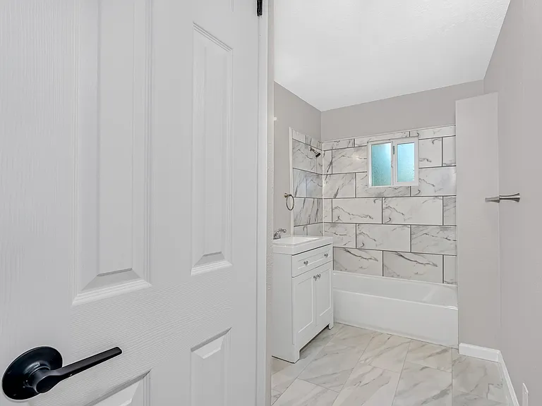 25752 Ellis St — Photo 10