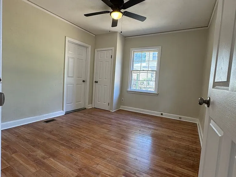 2818 Mallory St — Photo 11