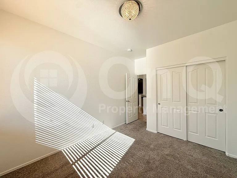 2135 E Grand Canyon Dr — Photo 19