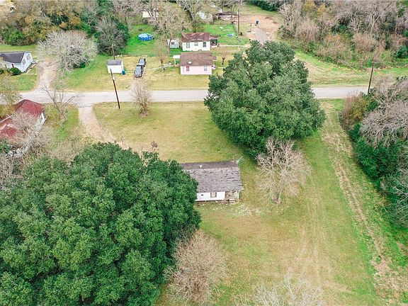 4th image of 17th St