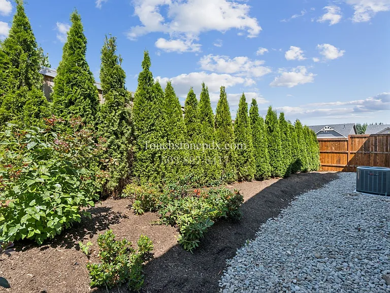 740 Jordan Elizabeth Ave SE — Photo 41