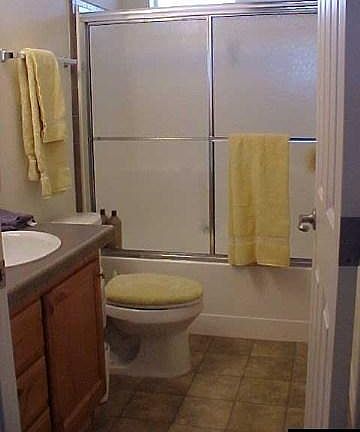 3rd image of 1345 Crest Dr