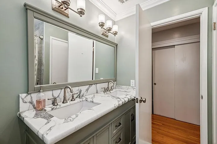 486 Butterfield Pl — Photo 12