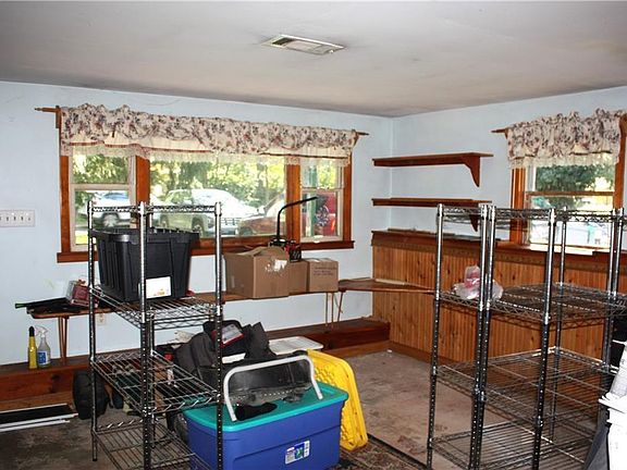 2nd image of 581 Saugatucket Rd