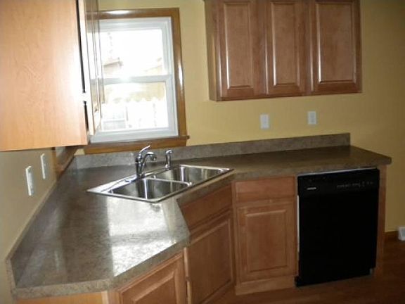 4th image of 37955 Caroline Dr