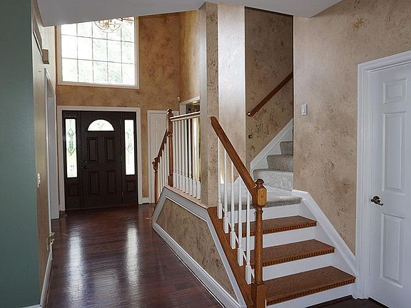 3rd image of 6708 Miami Woods Dr