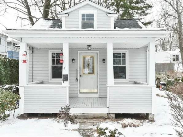 41 Lansing Ave, Warwick, RI 02888