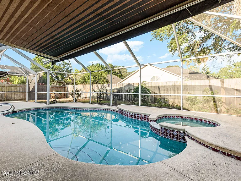 2187 Hedgerow Dr — Photo 17