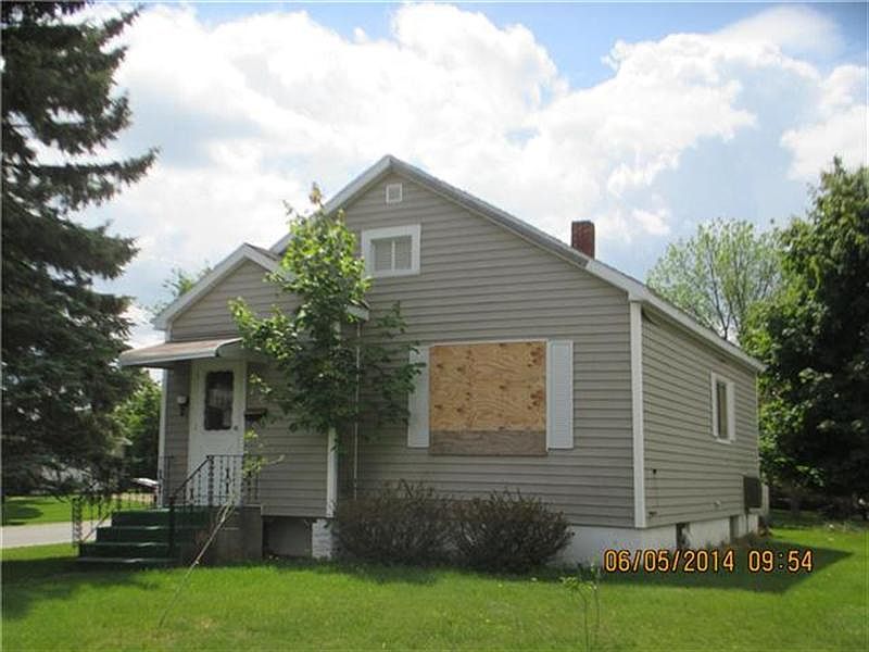 2nd image of 801 W B St