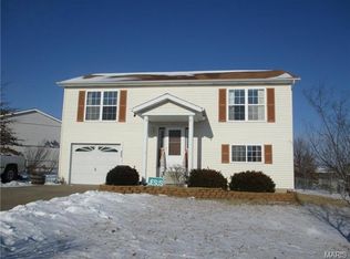 2270 Pinta Dr, Warrenton, MO 63383