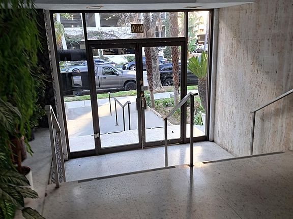 3rd image of 344 N Maryland Ave Unit 104