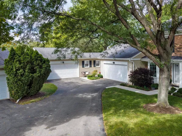 18 The Court Of Greenway, Northbrook, IL 60062