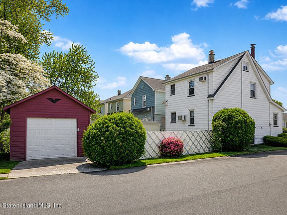 3rd image of 273 Waters Ave