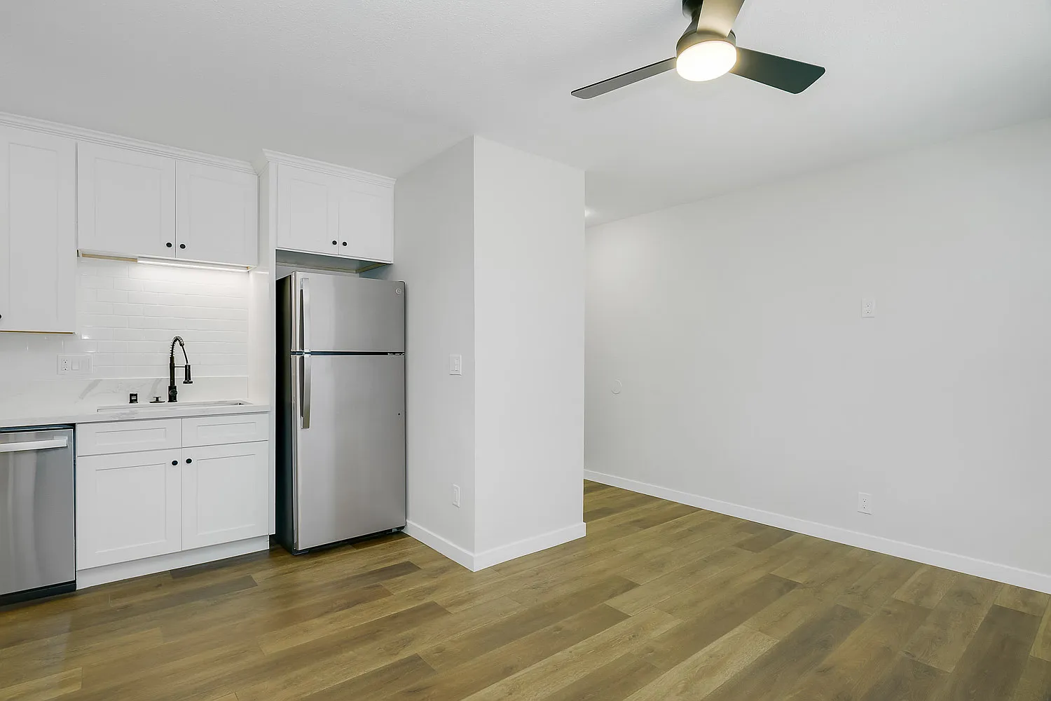 4142 44th St — Photo 3