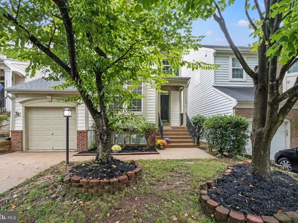 9002 Harrover Pl, Lorton, VA 22079