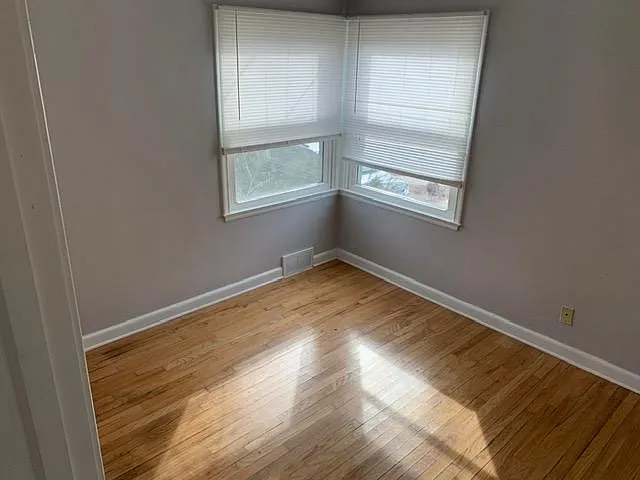 3 bed, 1054 sqft, $1,550 — Photo 4
