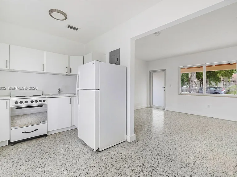 1202 NW 34th St #1200 — Photo 6