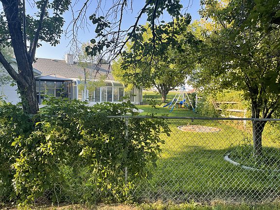 3rd image of 22310 Kimberly Rd