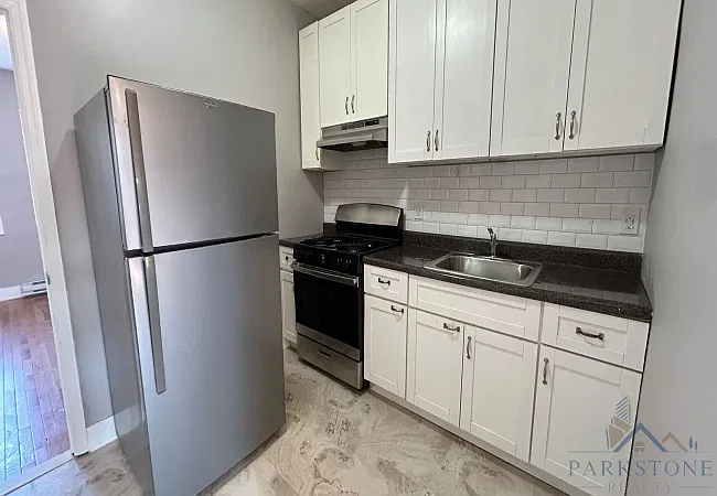 1 bed, 650 sqft, $1,850 — Photo 3