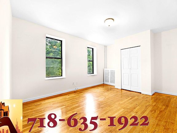 5th image of 3277 Bainbridge Ave