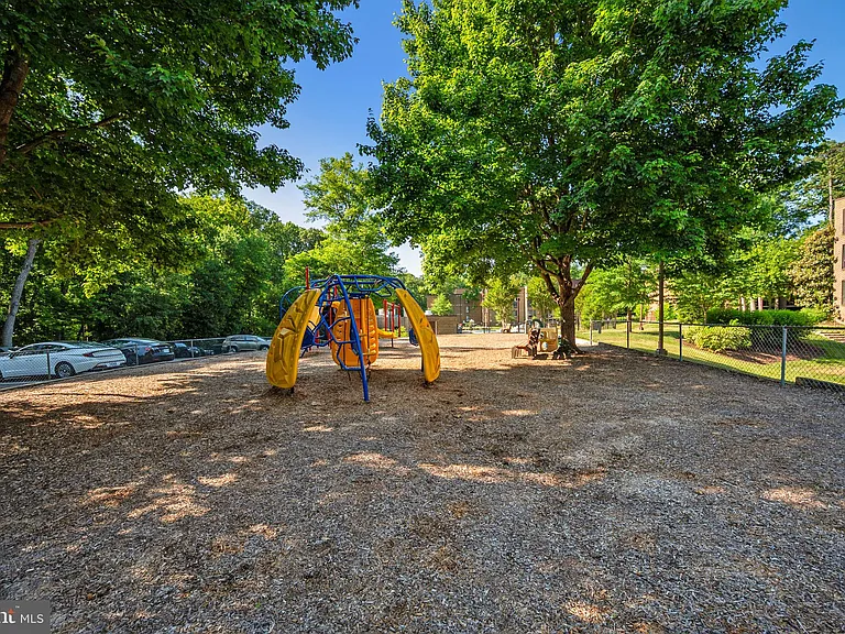 11240 Chestnut Grove Sq #157 — Photo 46