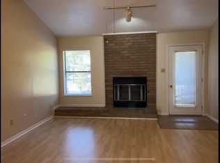 1301 Nottingham St, Huntsville, TX 77340