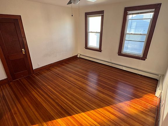 5th image of 114 Smith St APT 3