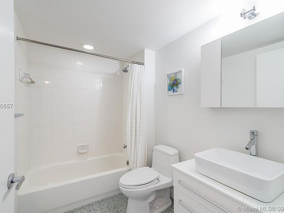 3rd image of 650 West Ave #Penthouse 11