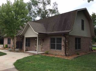 355 E Schlomer Rd, Vincennes, IN 47591