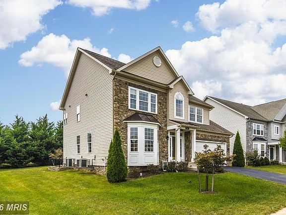 2nd image of 432 Mohican Dr