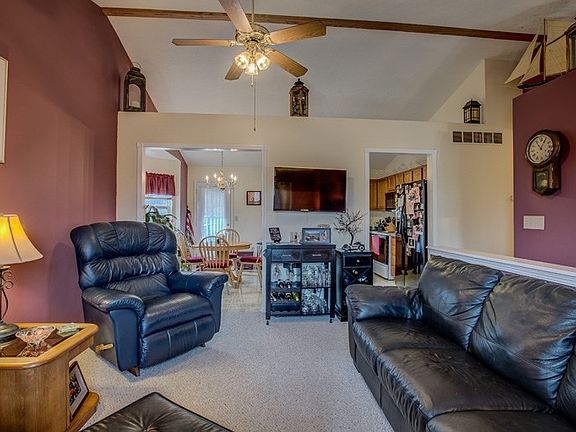 3rd image of 647 Tupelo Dr