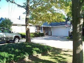 1st image of 920 Paradise Lake Dr SE