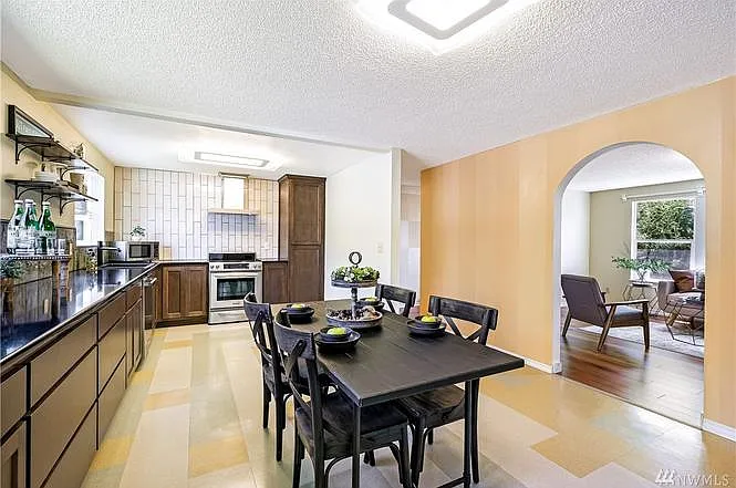 1307 Cypress Ln — Photo 3