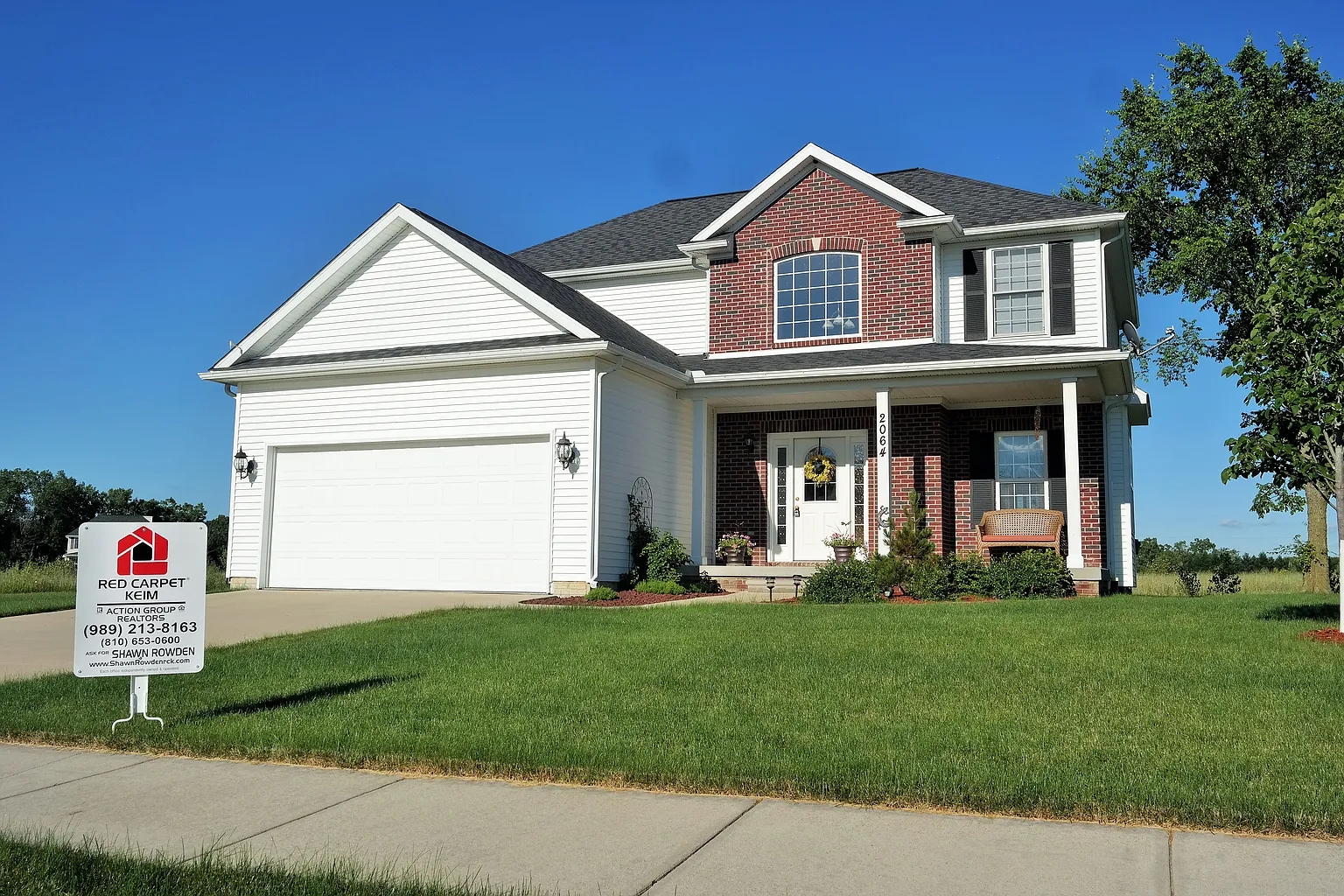 2064 Mozart Ave photo 1