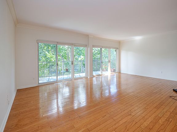 4th image of 4040 Greenleaf Cir APT 409