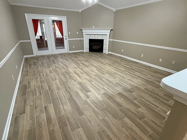 384 Fairway Oaks Dr — Photo 2