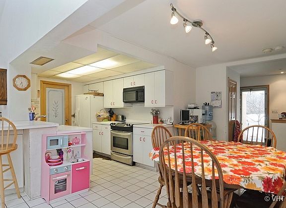 4th image of 205 W Kenilworth Ave