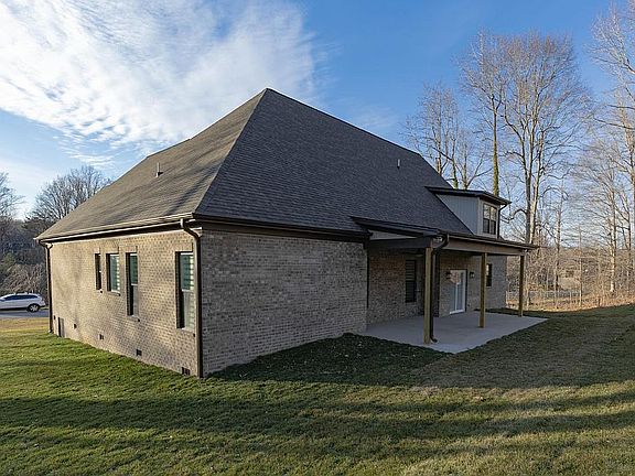 5th image of 3802 Lyle Creek Dr NE
