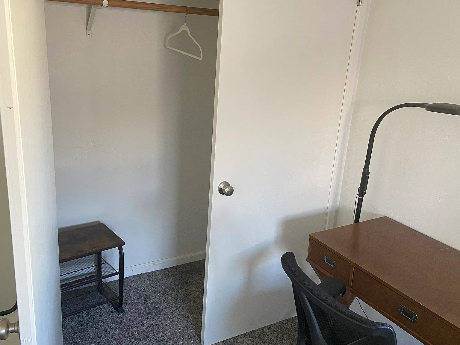 2 bed, 2000 sqft, $900 — Photo 3