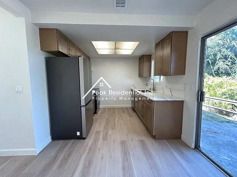 6328 Bonham Cir — Photo 10