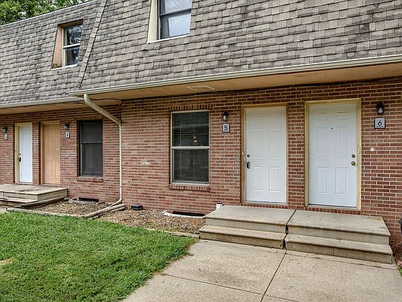 2nd image of 4910 Dudley St #5