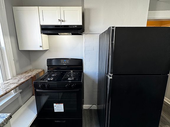 2nd image of 925 S 19th St Floor 2