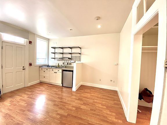2nd image of 2139-41 Buchanan St #3
