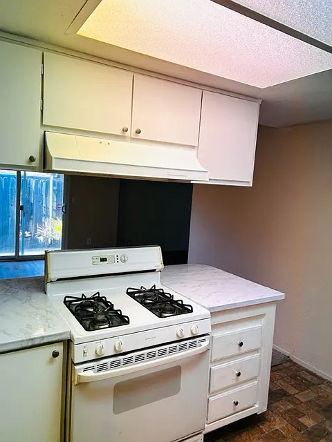 2 bed, 1300 sqft, $2,350 — Photo 4