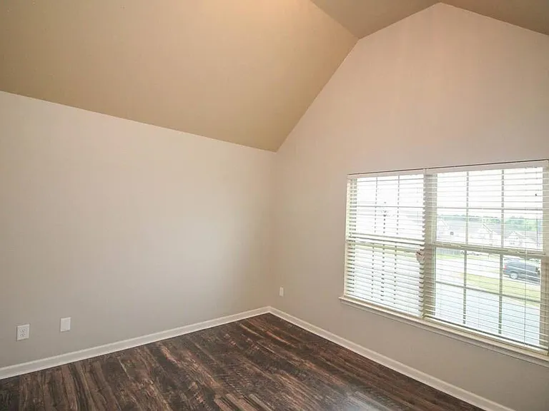 458 Lory Ln — Photo 34