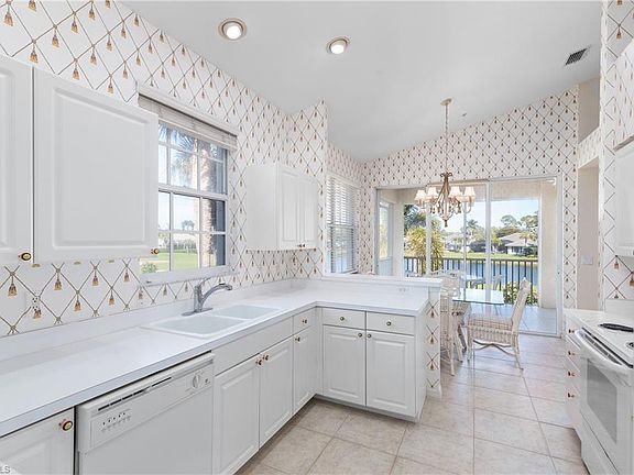 4th image of 1650 WINDING OAKS WAY #201