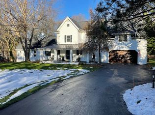 7750 Cascade Rd SE, Grand Rapids, MI 49546