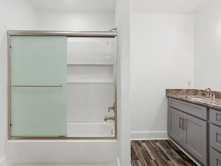 310 Creek Ln — Photo 11