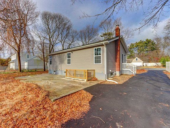 4th image of 54 Oaklawn Ave