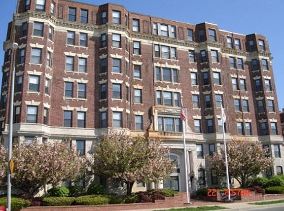 1st image of 285 Lynn Shore Dr APT 109